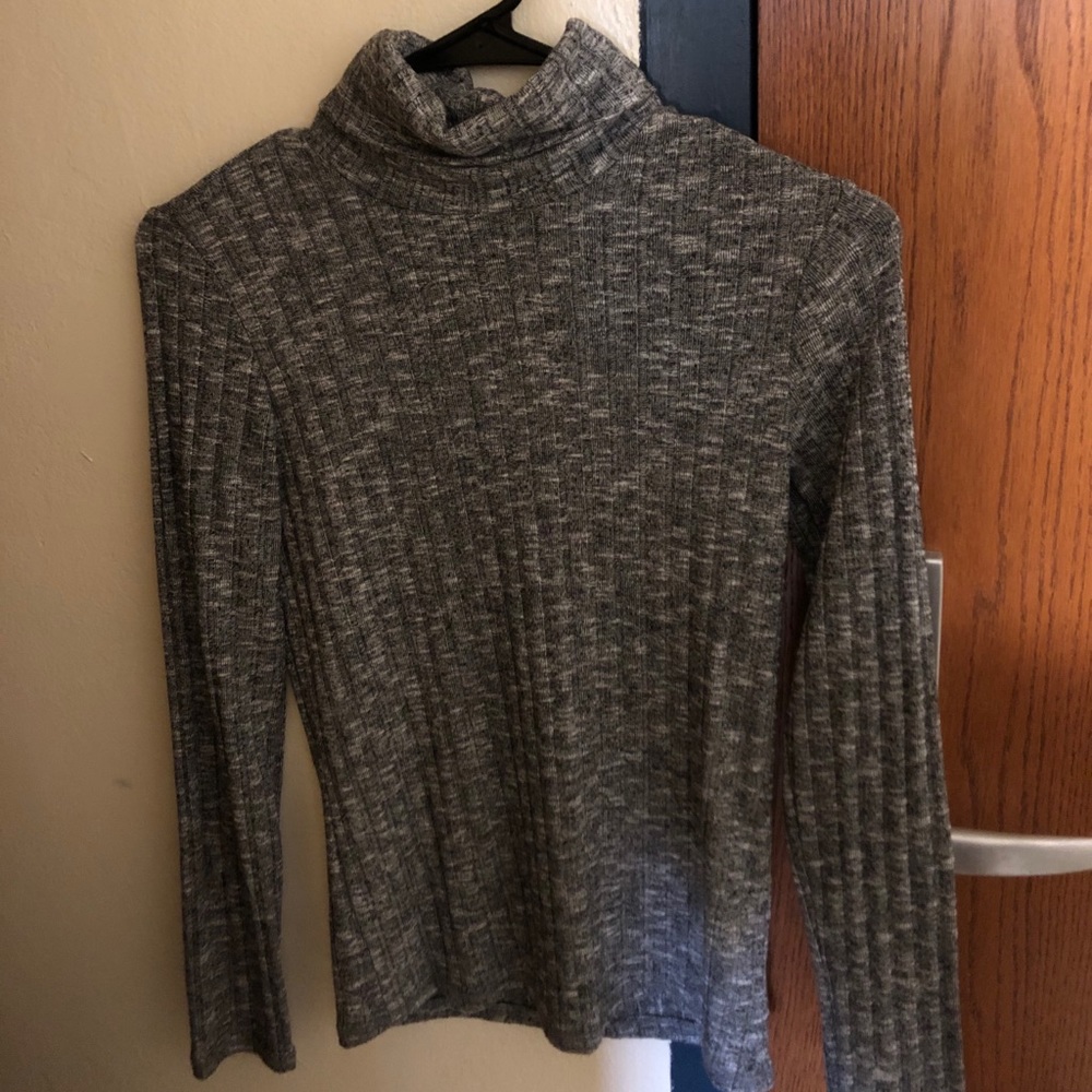 Gray turtleneck top